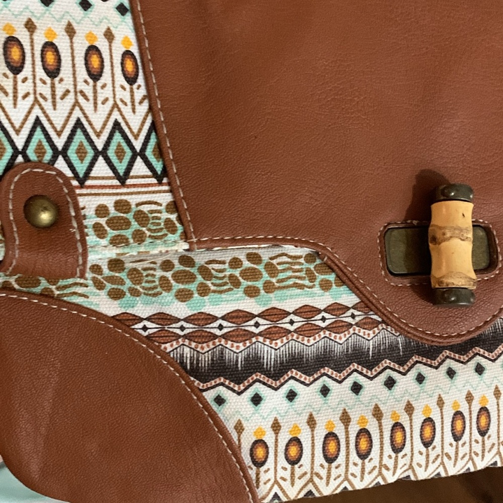 Chateau Tribal Clutch - Picture 9 of 9
